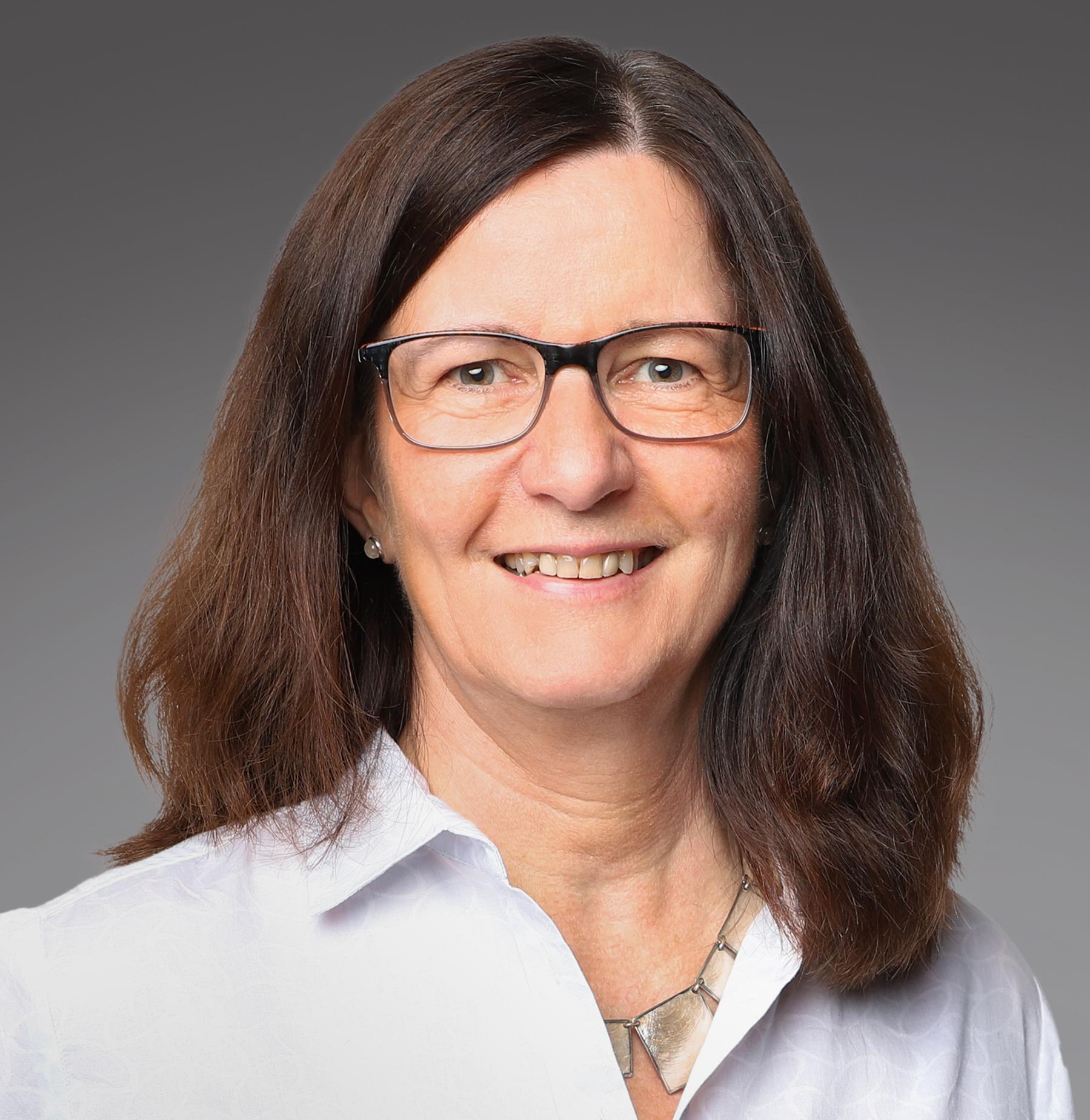 Sabine Lhr, Assistentin des Vorstands